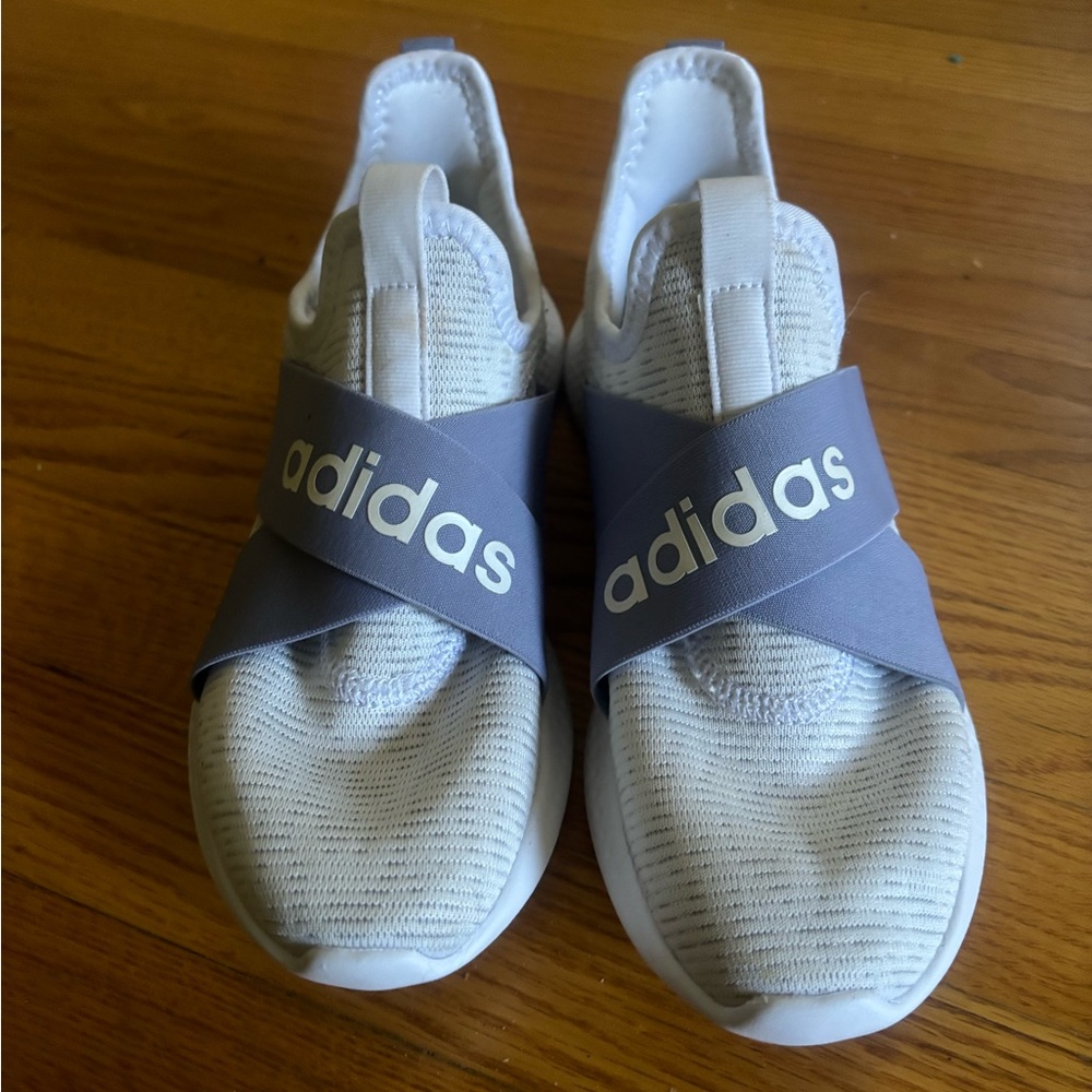 Adidas Cloudfoam comfort shoes. Women’s size 7. Never worn outside of house.